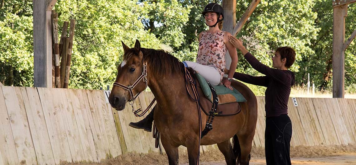 Gina Pitti enseignante d'Equi Attah Yoga à cheval